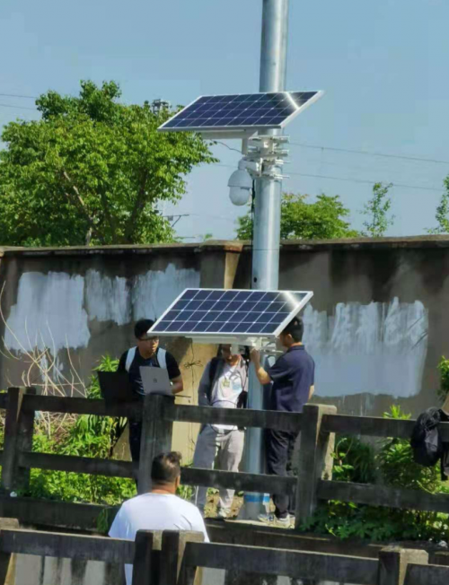 Rail Track Monitoring System with Solar Power SRNE Solar